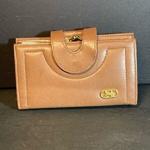 Vtg Womens Tan Aristocrat Wallet